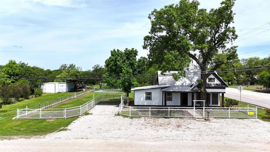 4000 County Road 279, Zephyr