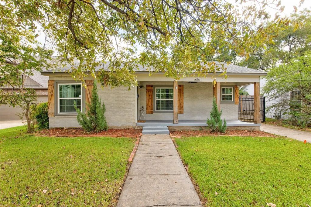 2521 Benbrook Boulevard, Fort Worth