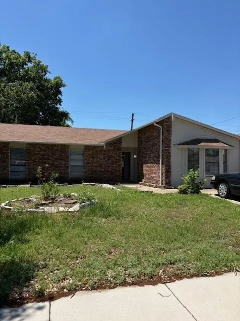 558 Ridgemont, Allen