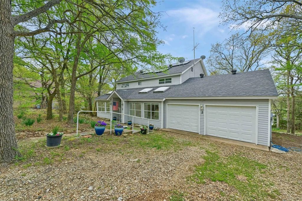 2 Harborview Circle, Denison