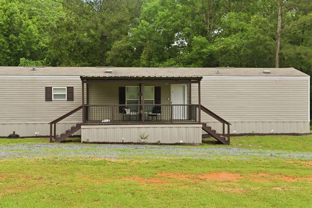 127 Almond Road, Minden