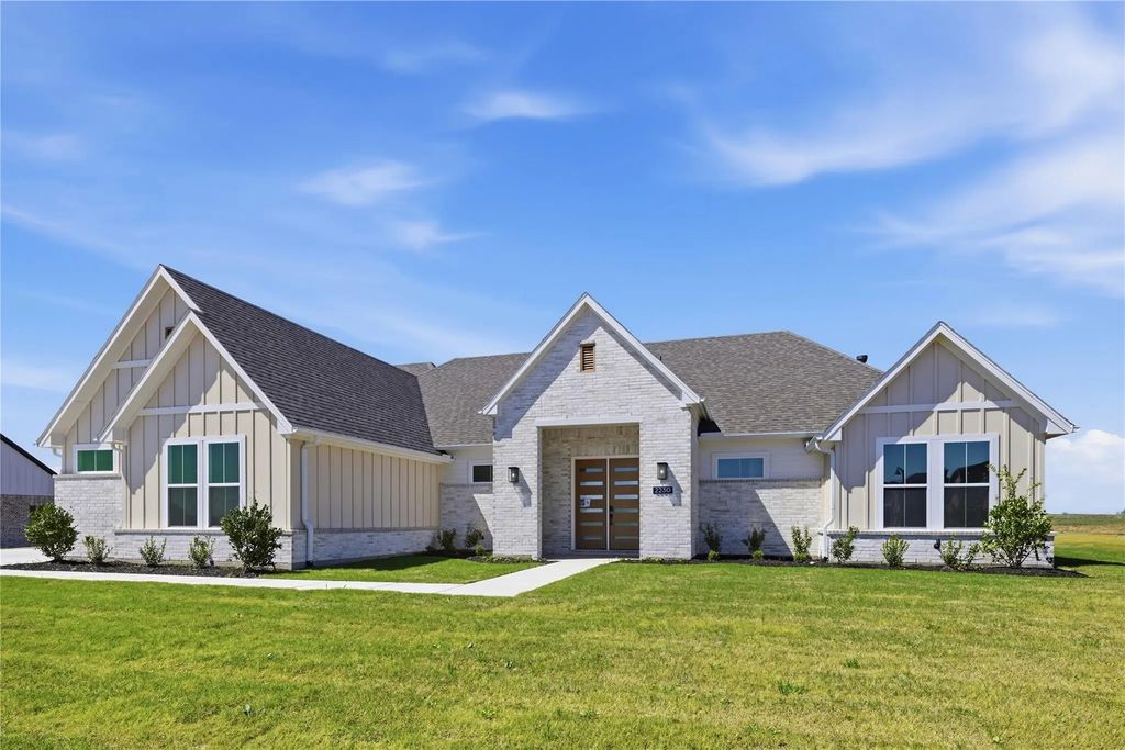2230 Tutt Trail, Waxahachie