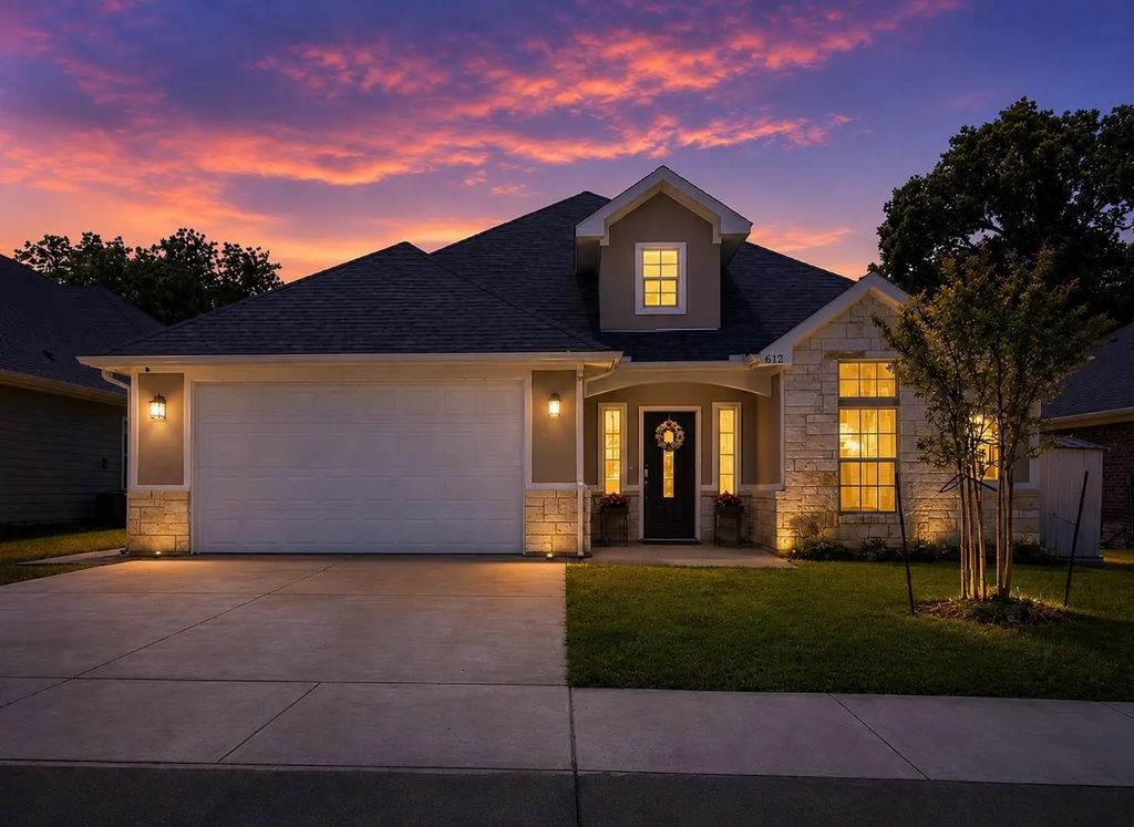 612 N Frisco Road, Sherman