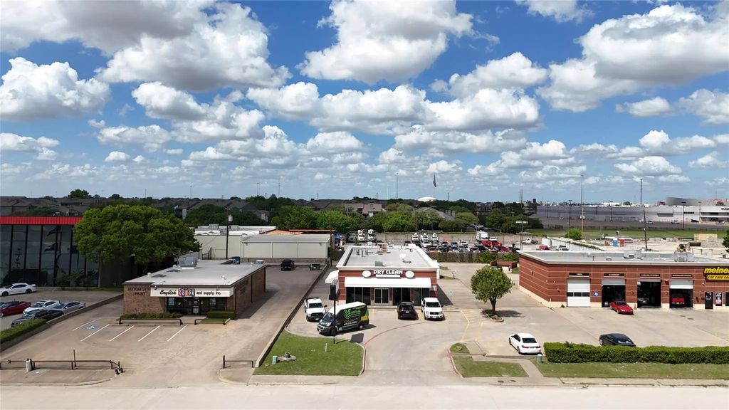 11609 Northwest, Dallas
