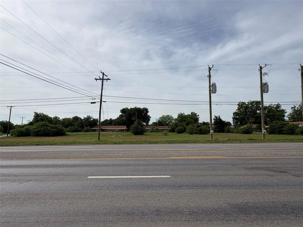 910 W Commerce Street, Brownwood