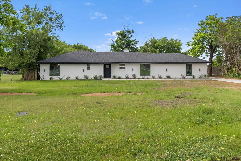600 Pierce Road, Red Oak