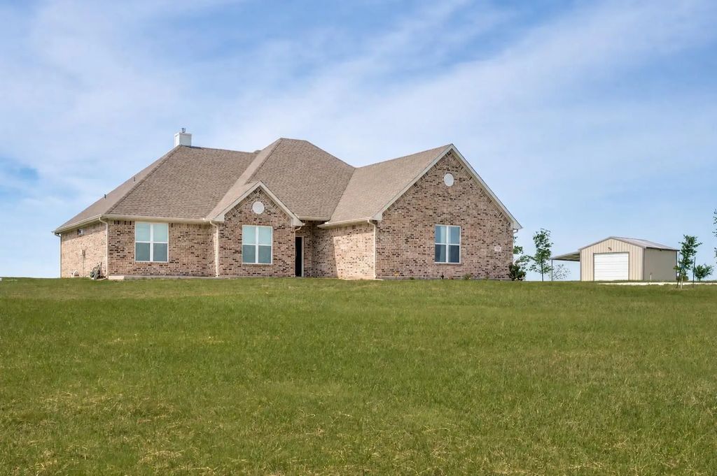 360 Private Road 4000, Gainesville