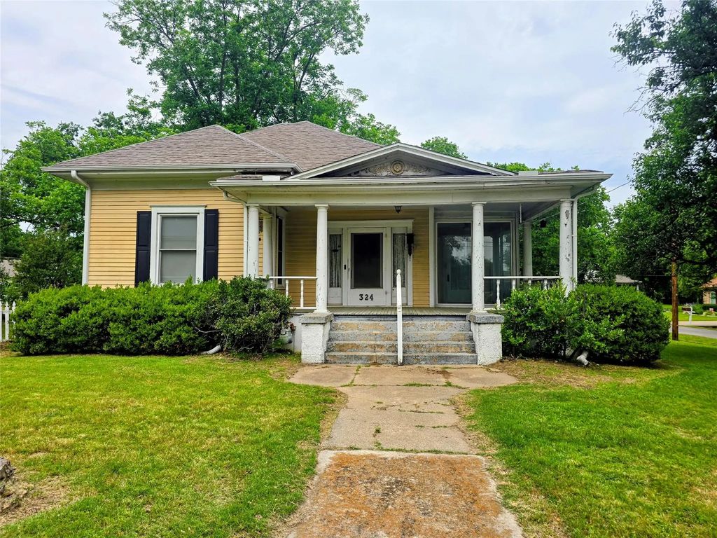 324 E Liberty Street, Pilot Point