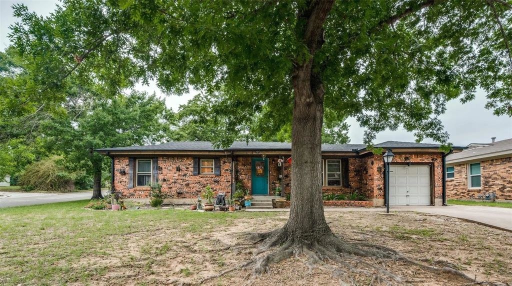 727 Norwood Drive, Hurst