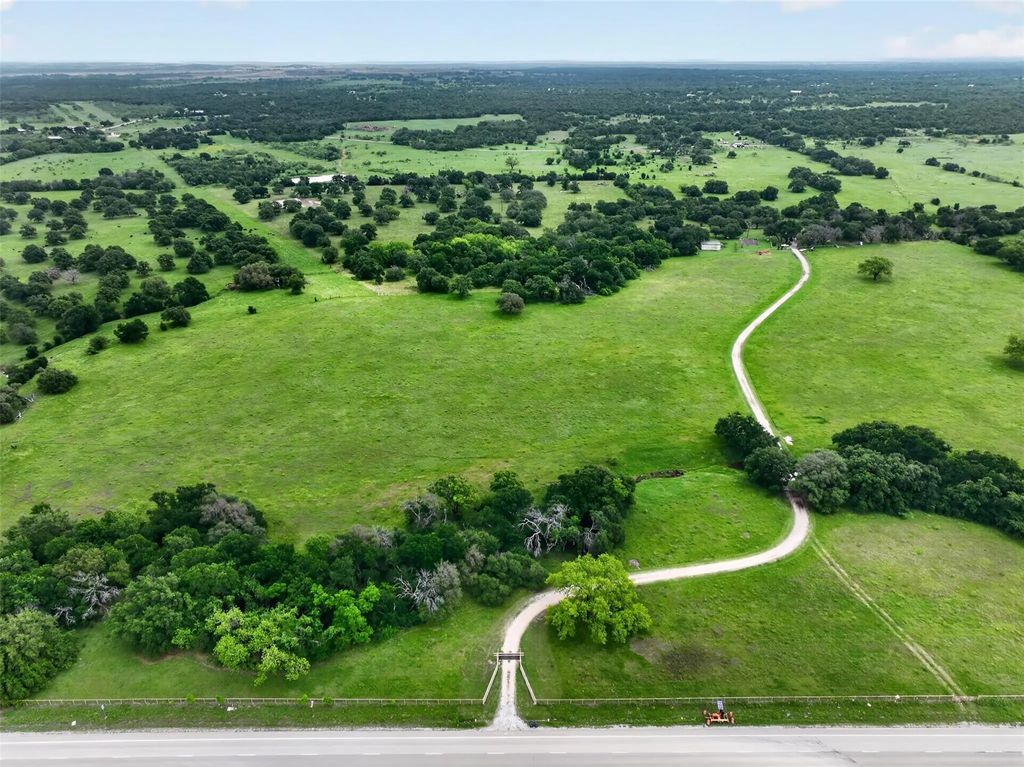 14145 Us-281, Santo
