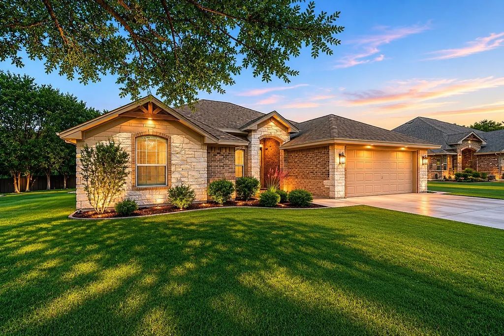 3907 Del Rio Court, Granbury