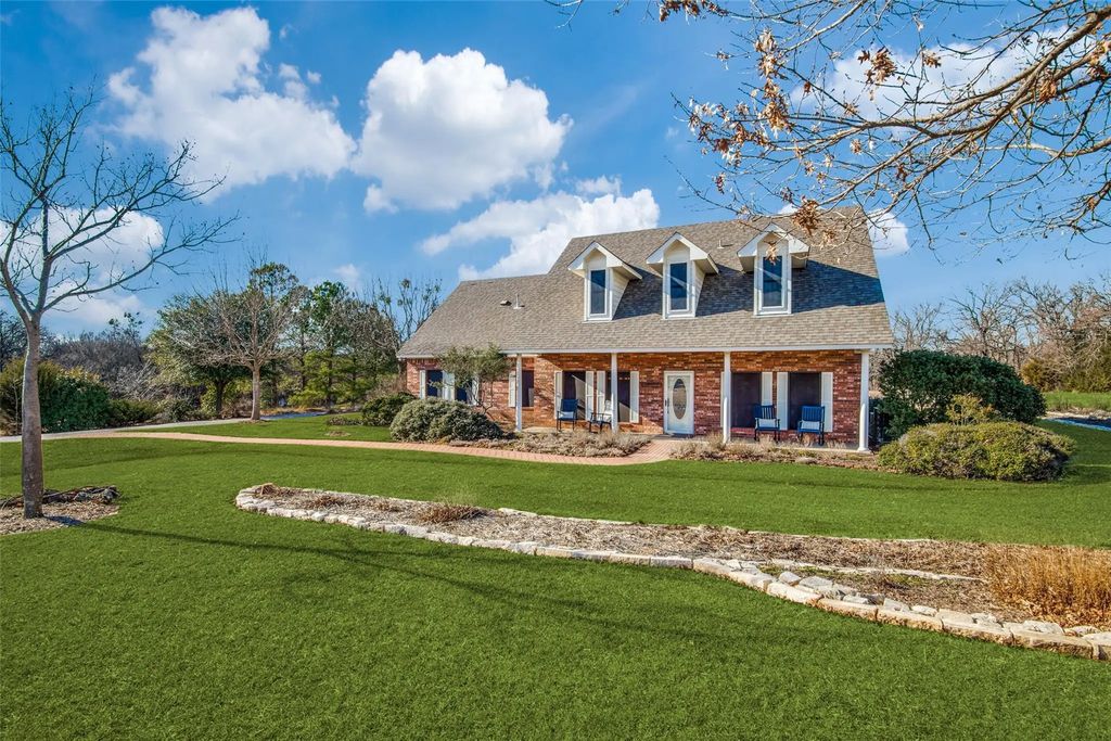 4920 Glen Oaks Circle, Aubrey