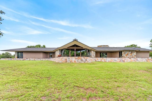 1080 N Greenbrier Road, Nocona