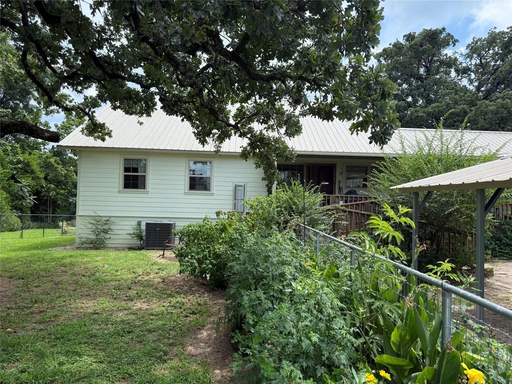 1014 Greenwood Street, Winnsboro