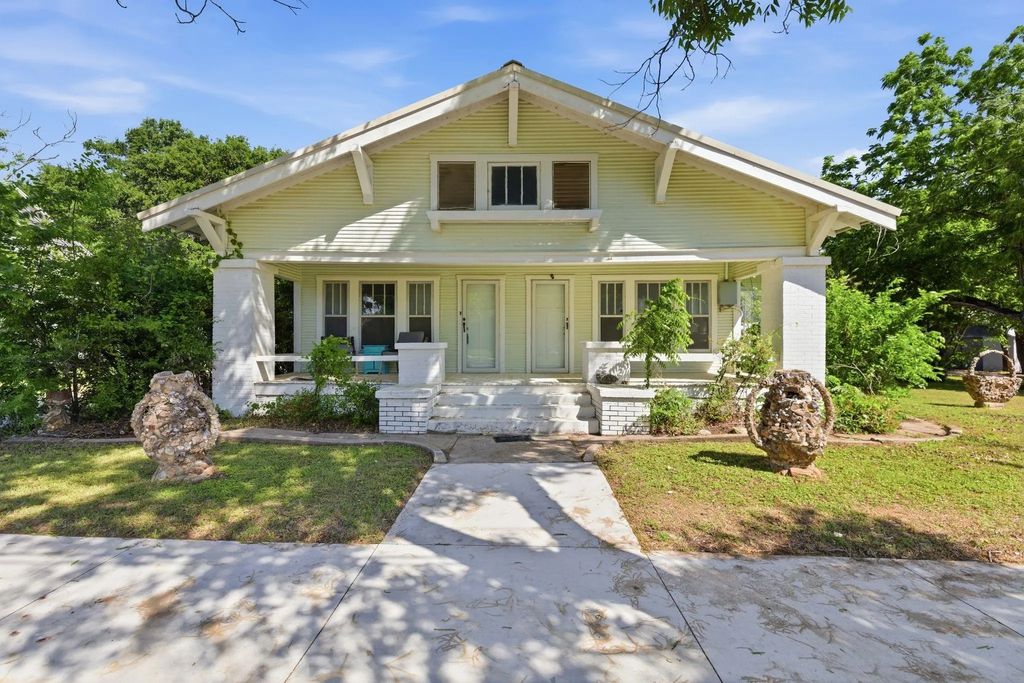 817 W Long Street, Stephenville