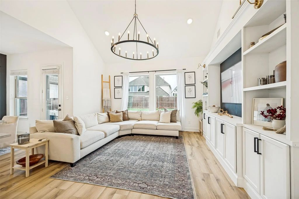 2716 War Admiral, Celina