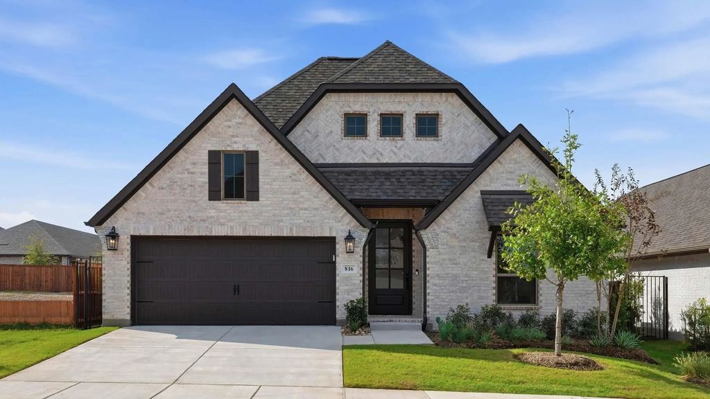 816 River Sky Road, Lavon