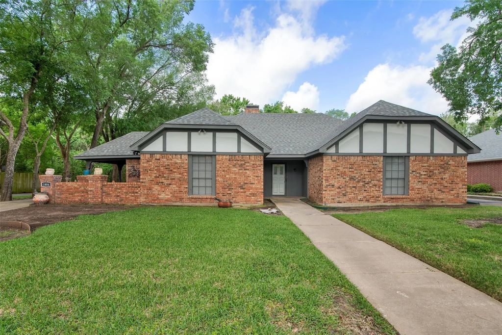 1802-1804 Archer Drive, Sherman