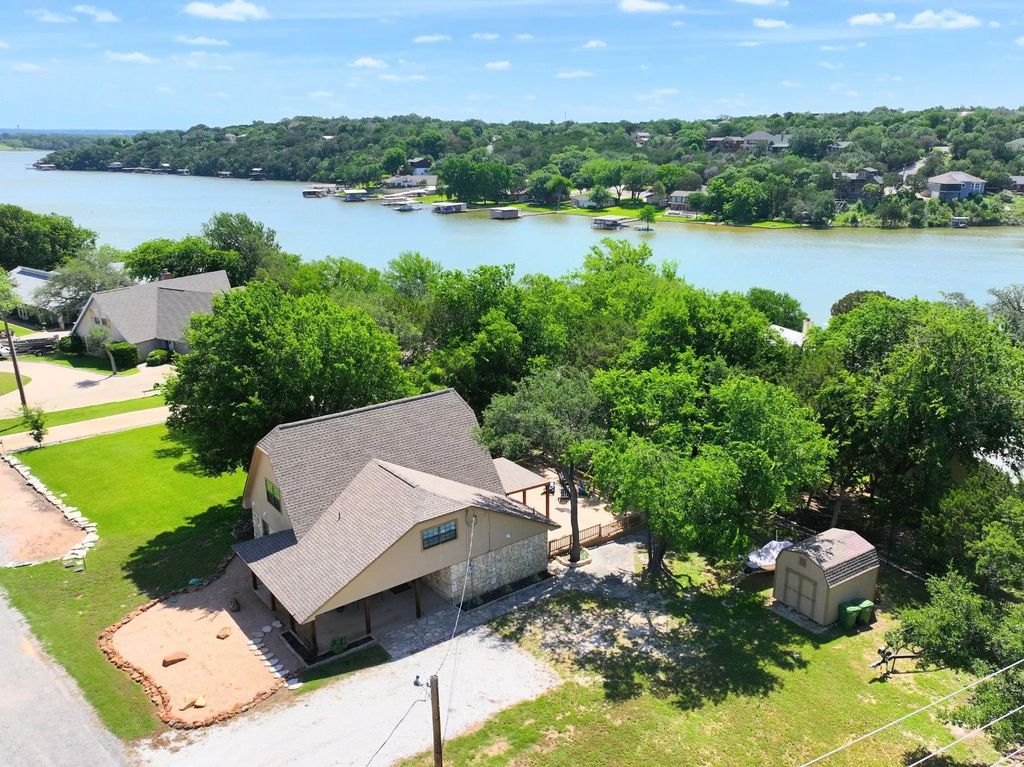 1425 Blackhawk Circle, Granbury