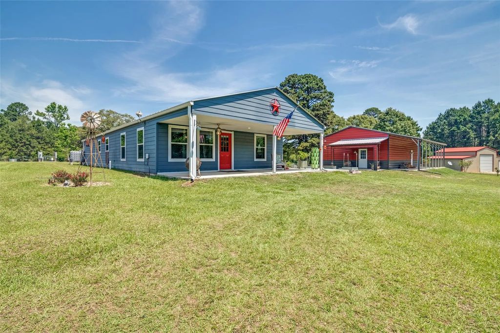 134 County Road 2749, Mineola