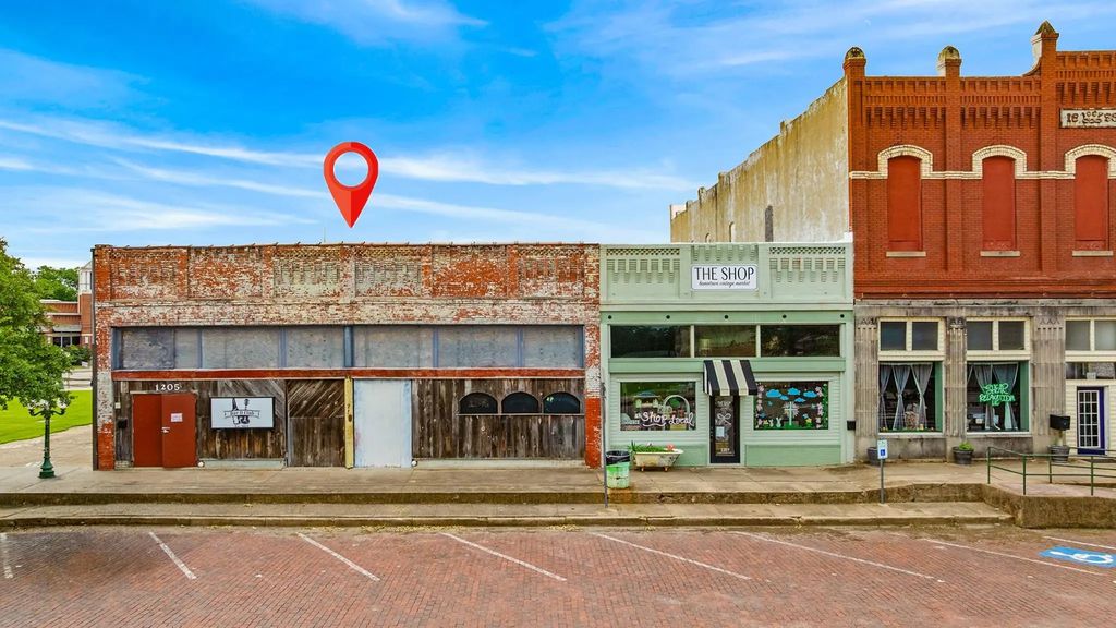 1205 Main Street, Commerce
