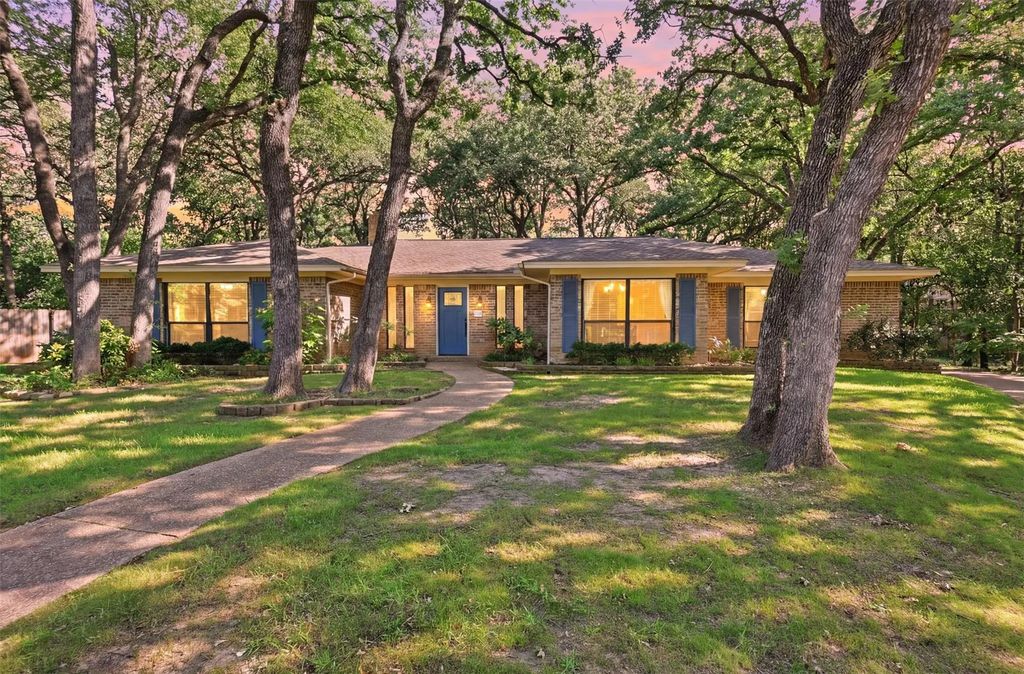 2108 Edgewood Court, Arlington