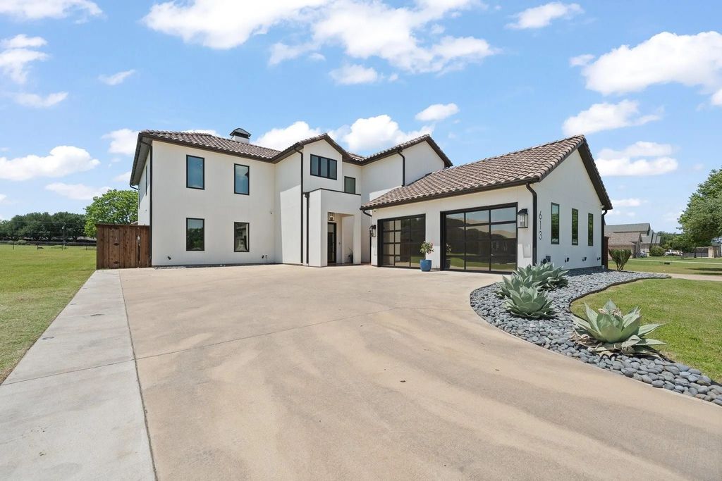 613 Wildcat Way, Kennedale