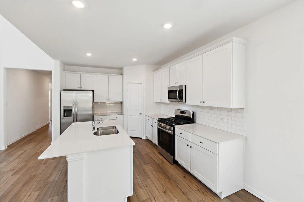 9300 Meadowfield Road, Fort Worth