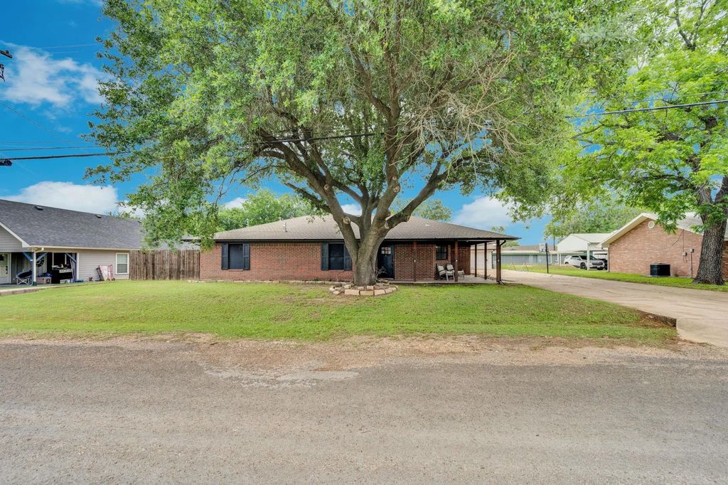 505 Trice Street, Maypearl