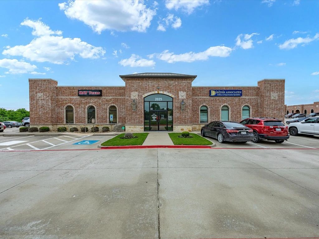 2025 Fort Worth Highway 100, Weatherford