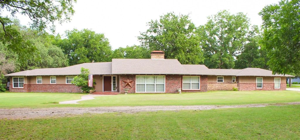 9137 Highway 67 377, Comanche