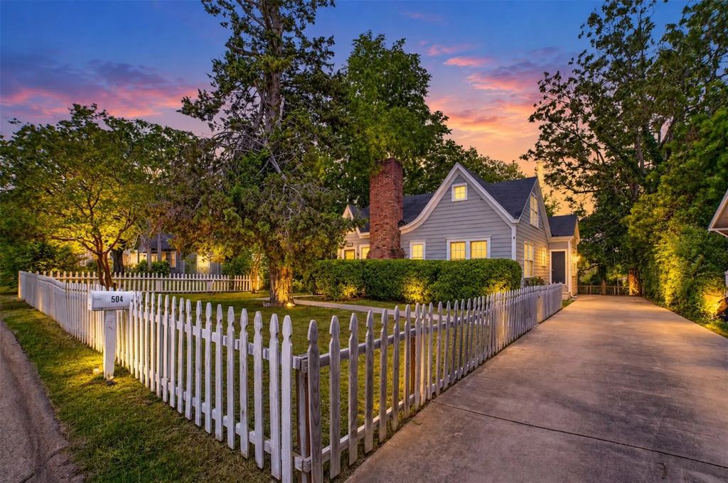 504 W Grove Street, Kaufman