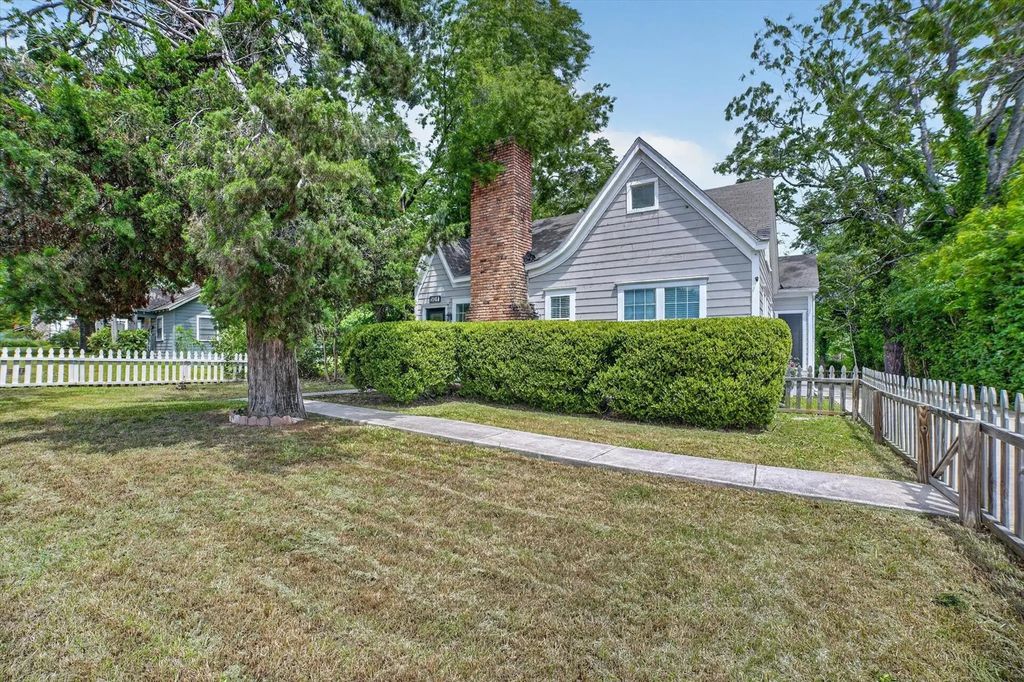 504 W Grove Street, Kaufman
