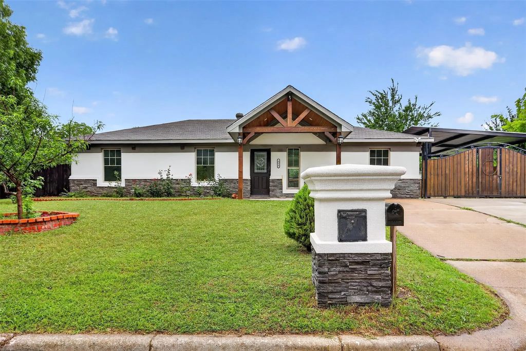 516 Post Oak Lane, Burleson