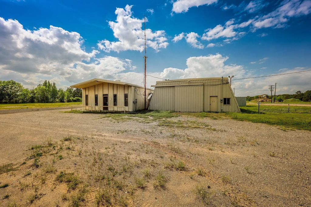 2617 St Hwy 79, Carthage