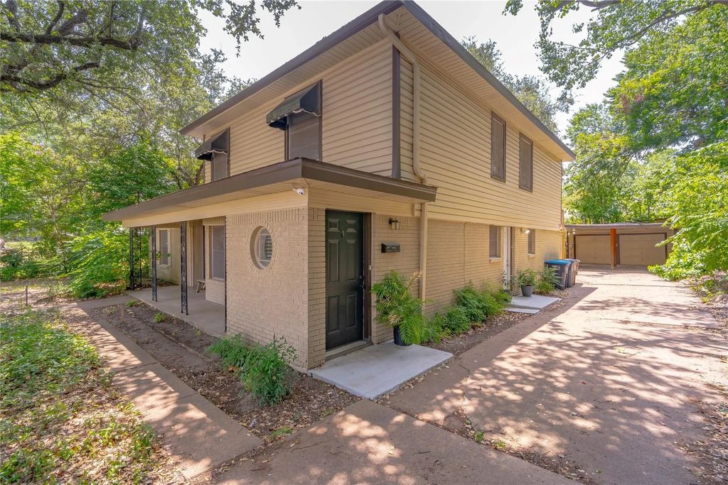 6455 Waverly Way B, Fort Worth