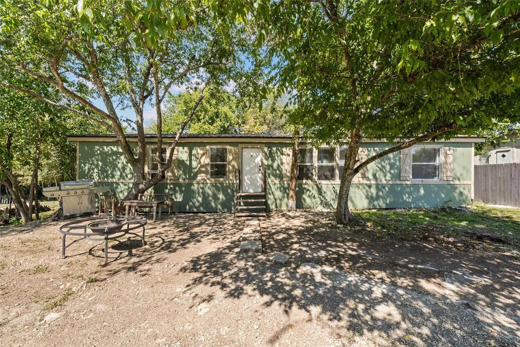 452 Christopher Drive, Bruceville