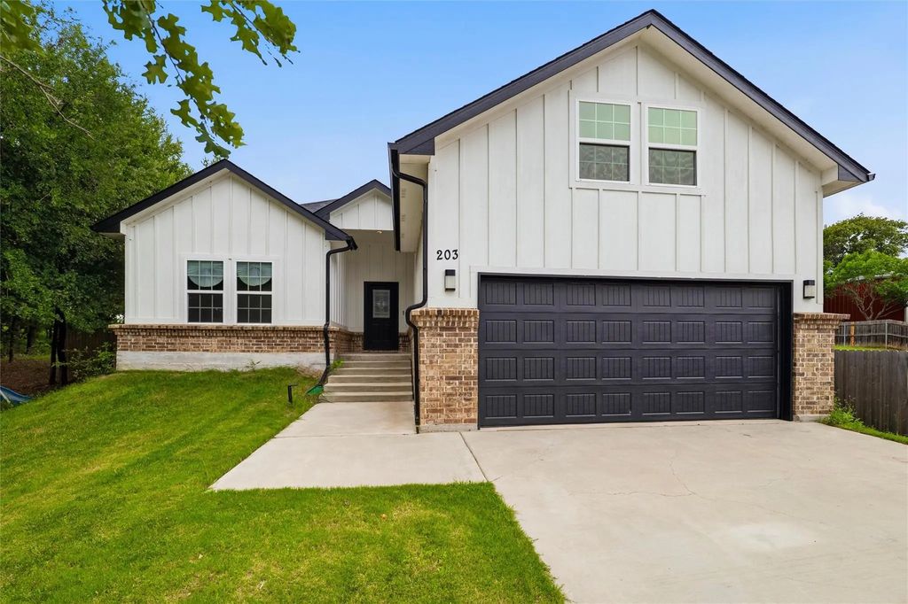203 Pioneer Drive, Keene