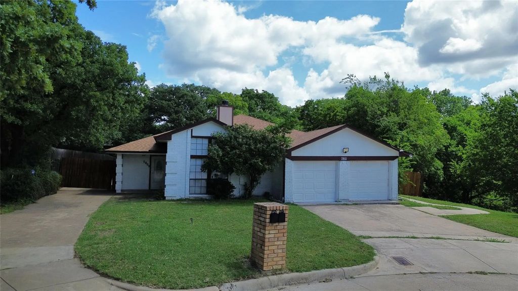 7809 Laver Court 7809-7811, Fort Worth