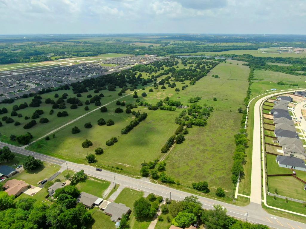 501 Ovilla Road, Waxahachie