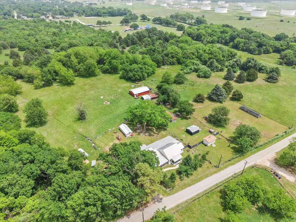 1101 S 37th Street, Corsicana