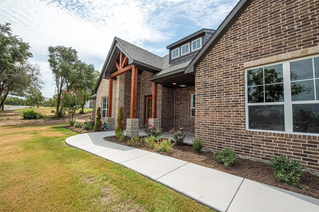 2009 Shady Creek Crossing, Azle