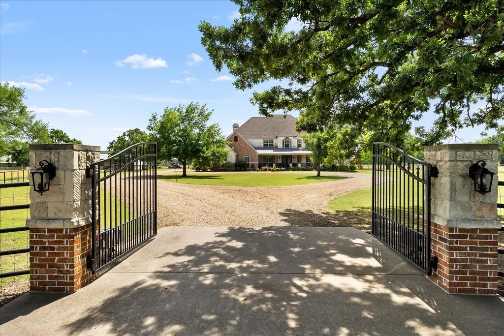 5900 Kings Creek Drive, Post Oak Bend