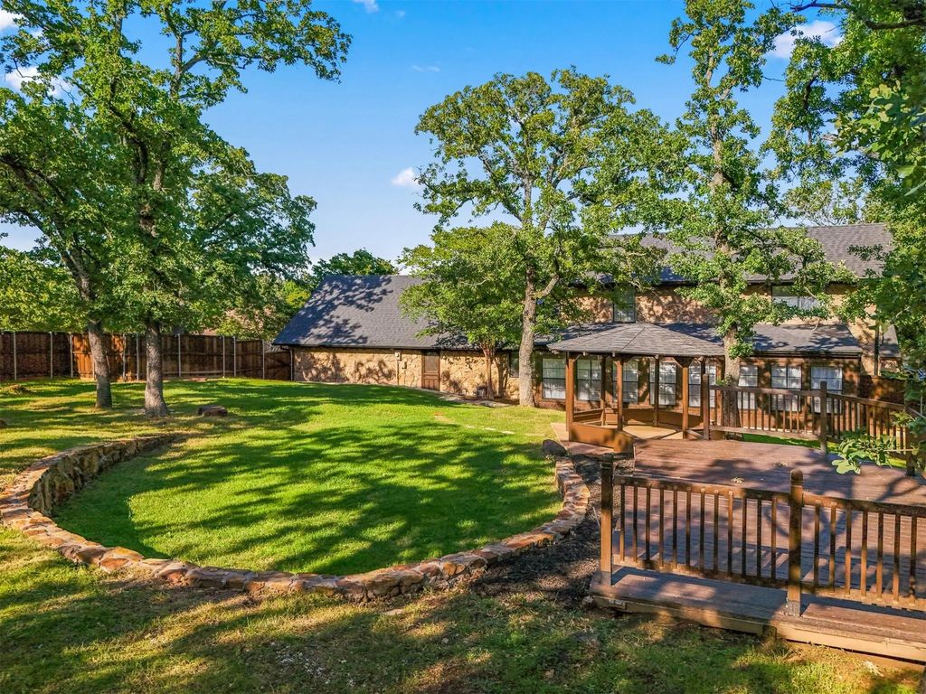 180 N Woodland Trail, Double Oak