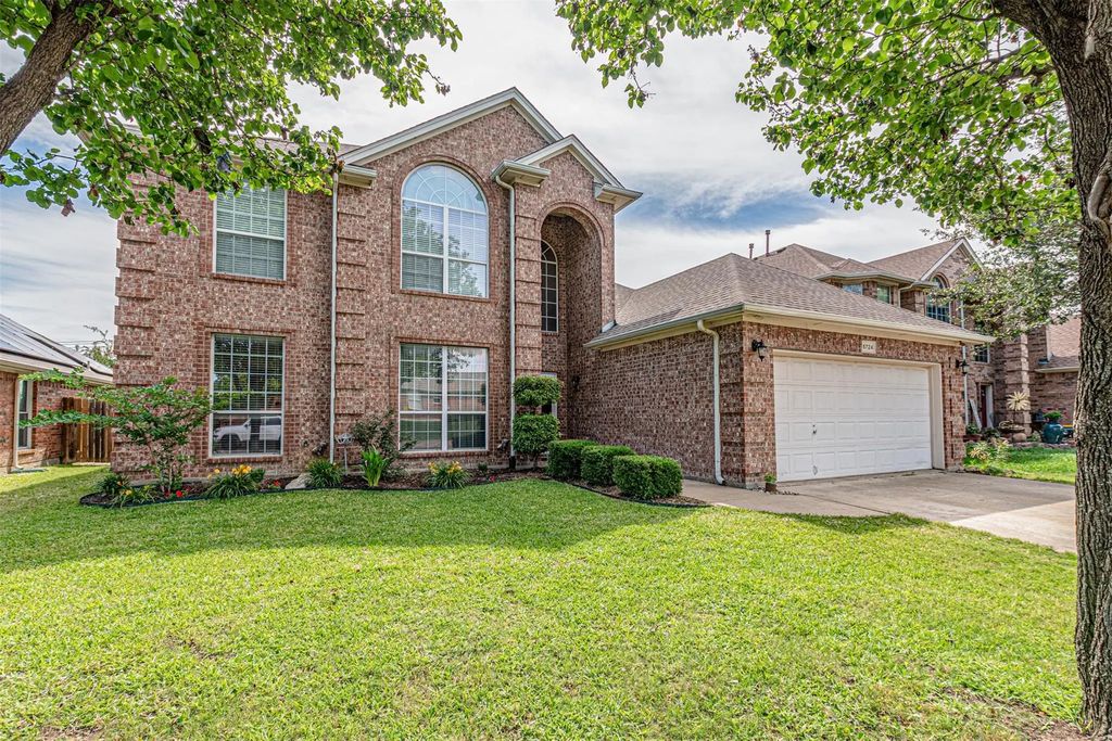 5724 Table Rock Drive, Fort Worth
