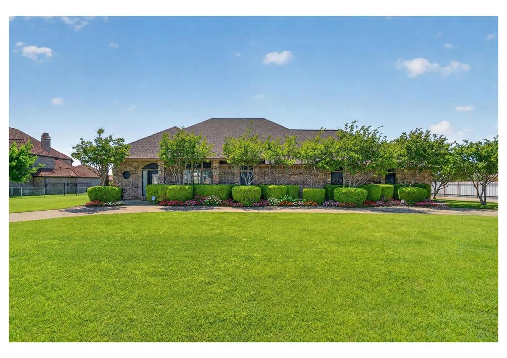 1408 W Cleburne Road, Crowley