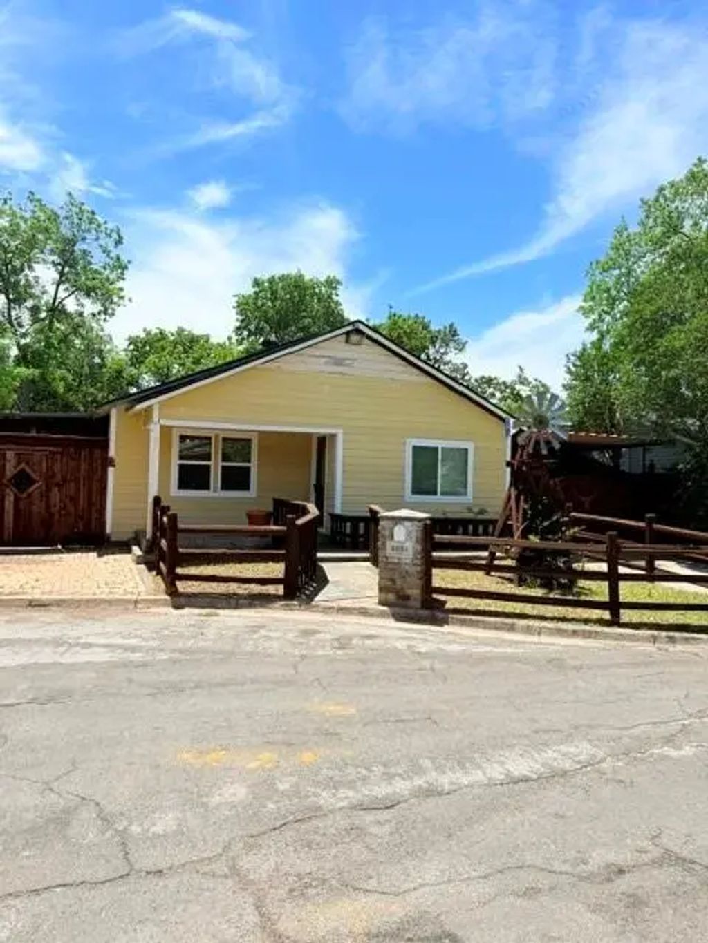 3028 Carnation Avenue, Fort Worth