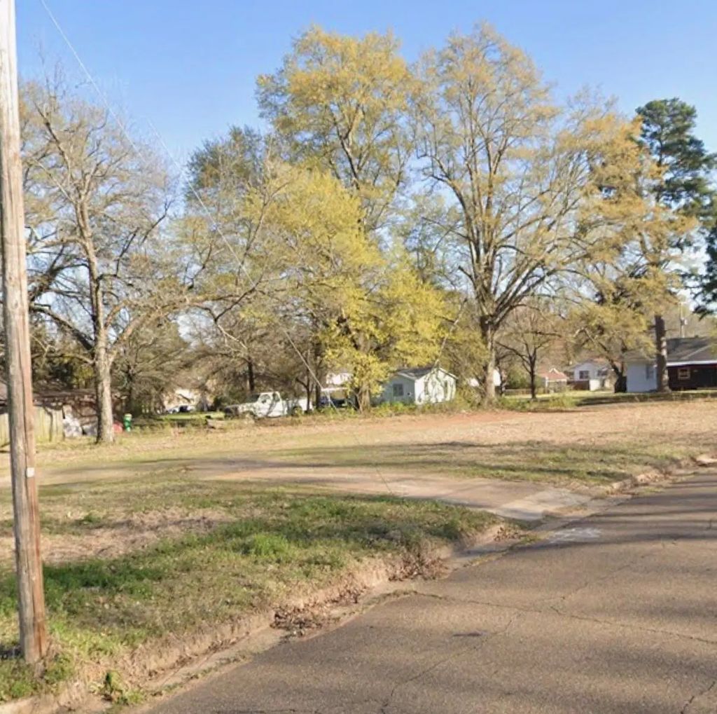 1102 Waterall Street, Texarkana