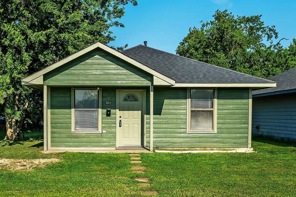 501 15th Street, Honey Grove