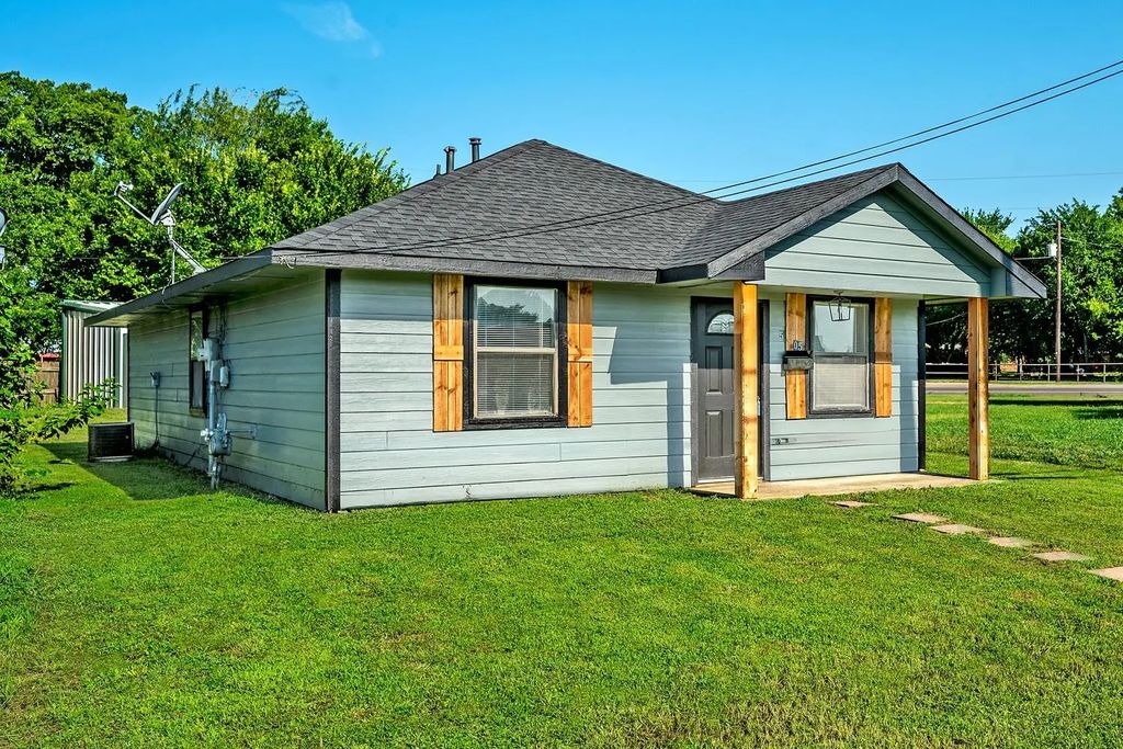 505 15th Street, Honey Grove